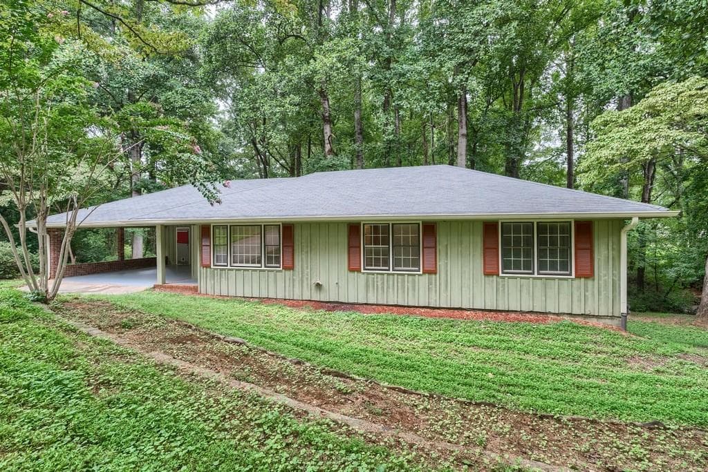 3 bedroom, 1,797 sq ft single family residence sold at 1590 Bainbridge Lane, Roswell, GA 30076