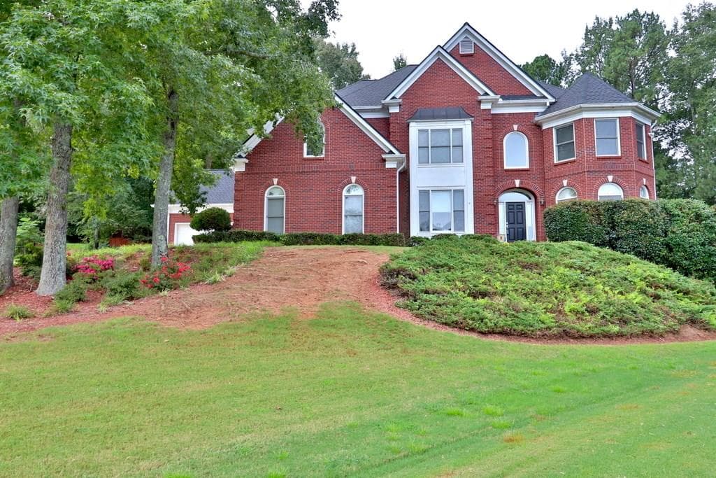 5 bedroom, 5,388 sq ft single family residence sold at 1116 Hiddenbrook Lane, Suwanee, GA 30024