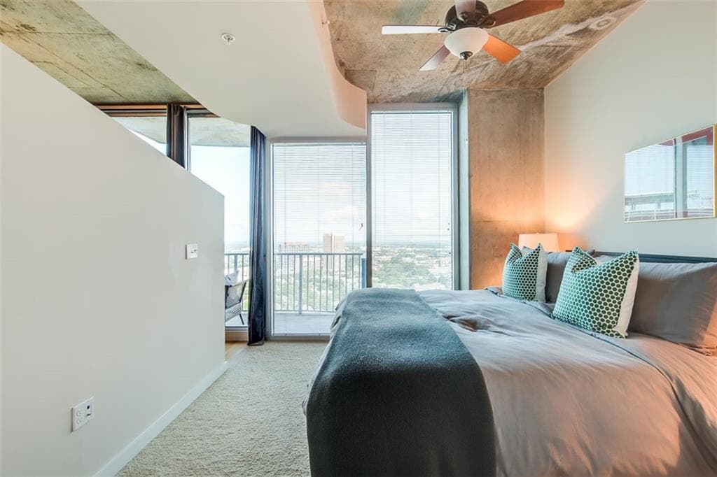 1 bedroom, 729 sq ft condominium sold at 400 W Peachtree Street 3002, Atlanta, GA 30308