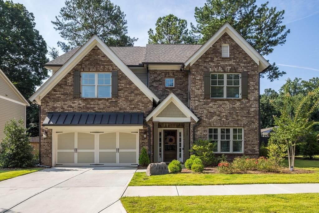 4 bedroom, 2,824 sq ft single family residence sold at 1323 Winfair Lane, Atlanta, GA 30329
