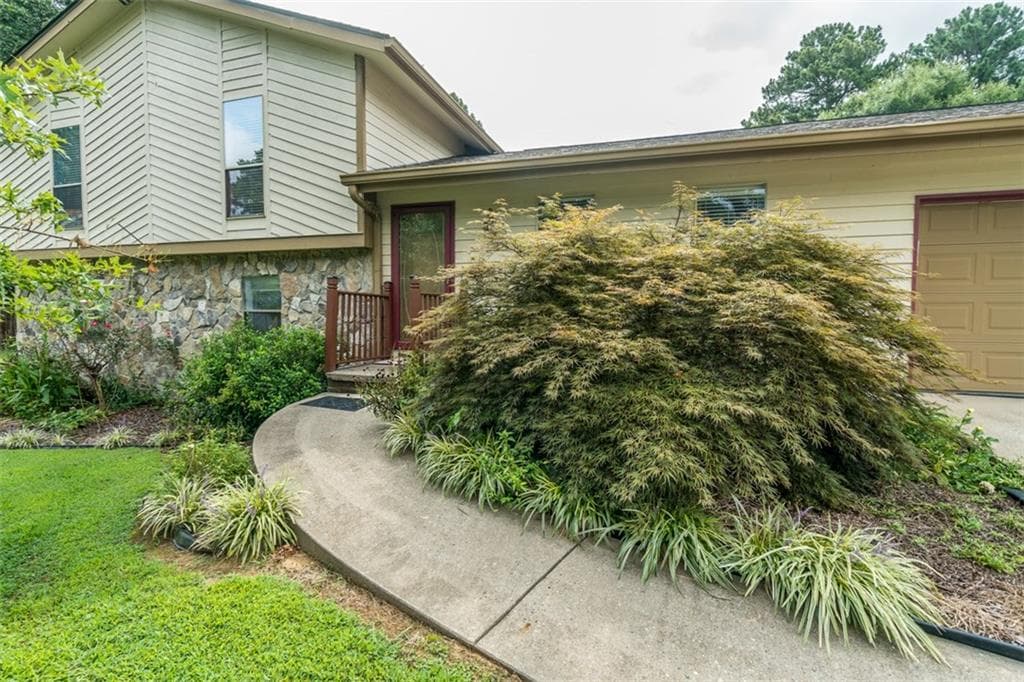 4025 Ardmore Court, Duluth, GA 30096 — most recent listing photo