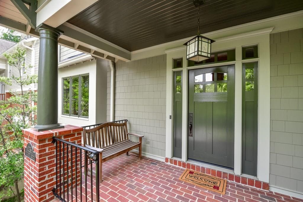 4 bedroom, 2,700 sq ft single family residence sold at 1036 Elizabeth Court, Atlanta, GA 30306