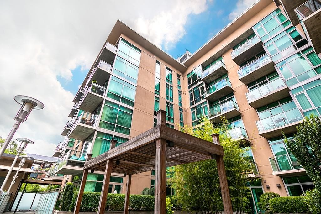 1 bedroom, 883 sq ft condominium sold at 905 Juniper Street 521, Atlanta, GA 30309