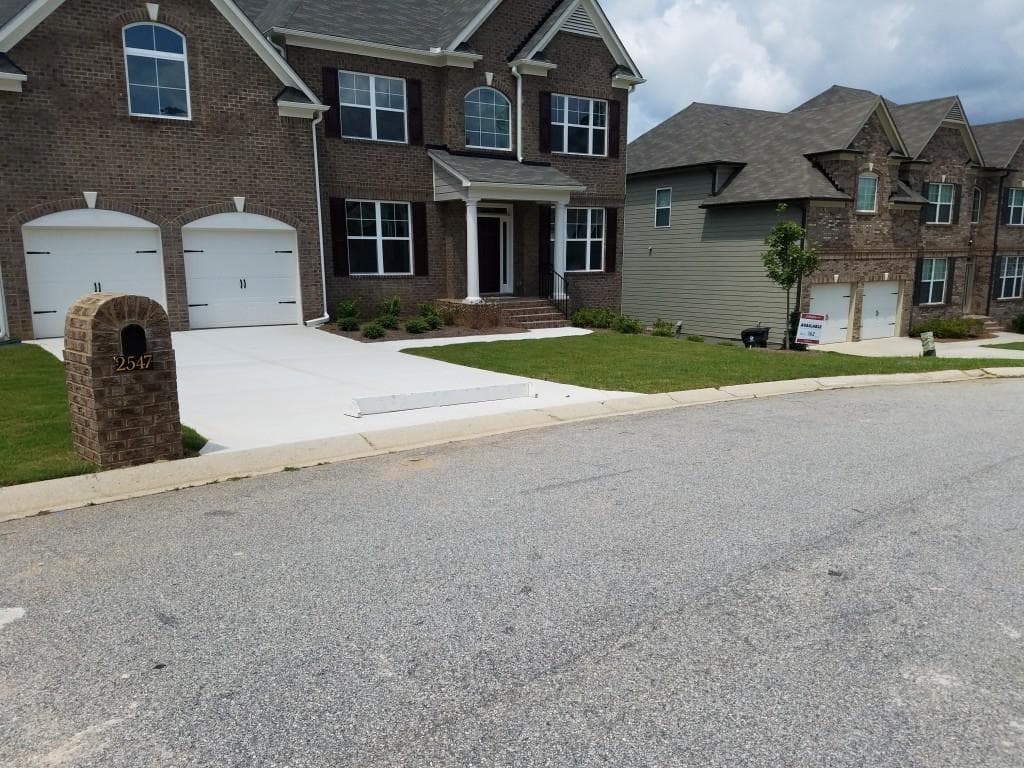 4 bedroom, 3,070 sq ft single family residence sold at 2547 Ozella Place, Atlanta, GA 30331