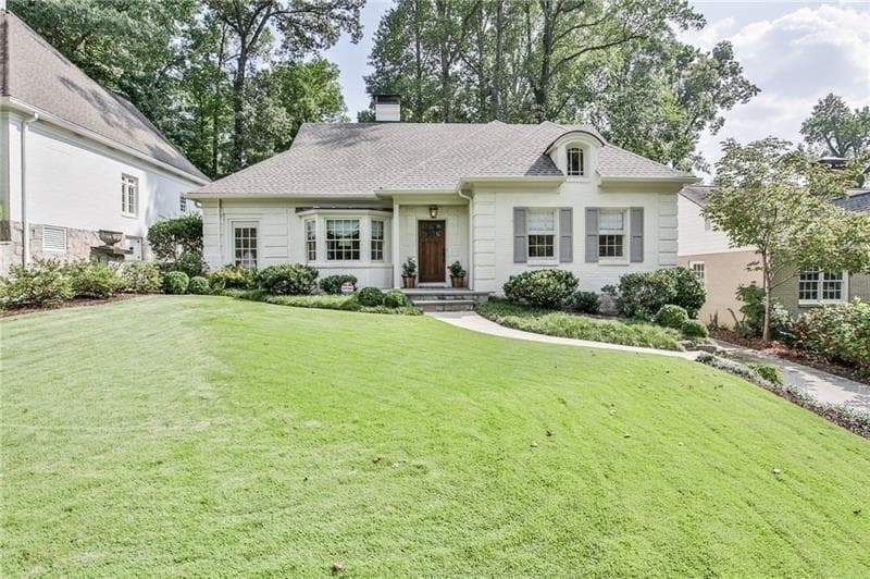 4 bedroom, 2,396 sq ft single family residence sold at 1271 University Drive, Atlanta, GA 30306