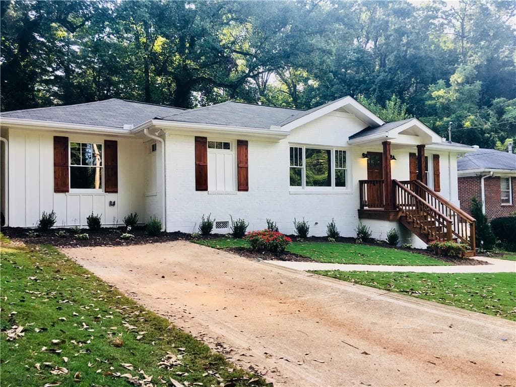 3 bedroom, 1,446 sq ft single family residence sold at 2071 Holly Hill Drive, Decatur, GA 30032