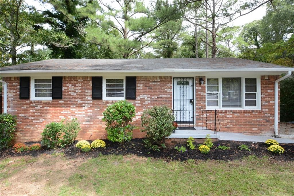 3 bedroom, 1,000 sq ft single family residence sold at 4251 Utoy Court, Atlanta, GA 30331