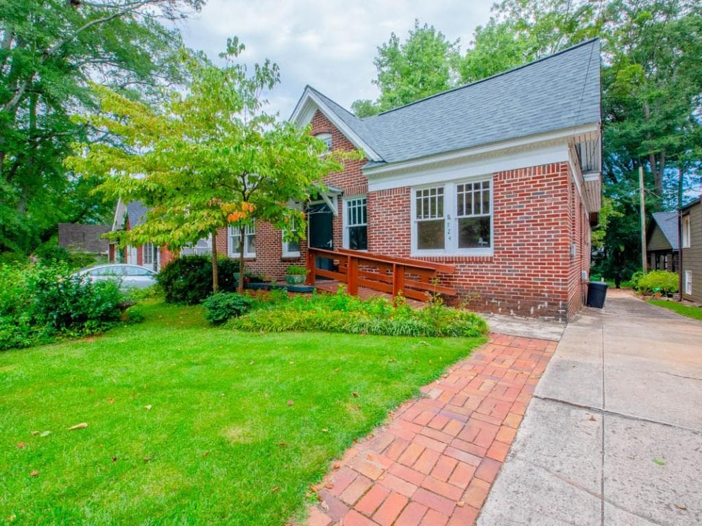 3 bedroom, 1,334 sq ft single family residence sold at 724 Avery Street, Decatur, GA 30030