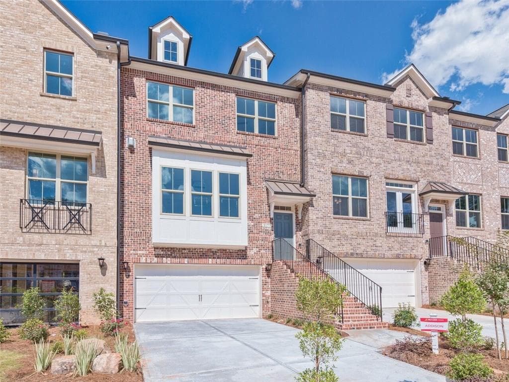 3 bedroom, 2,248 sq ft townhouse sold at 4139 Torver Lane, Chamblee, GA 30341