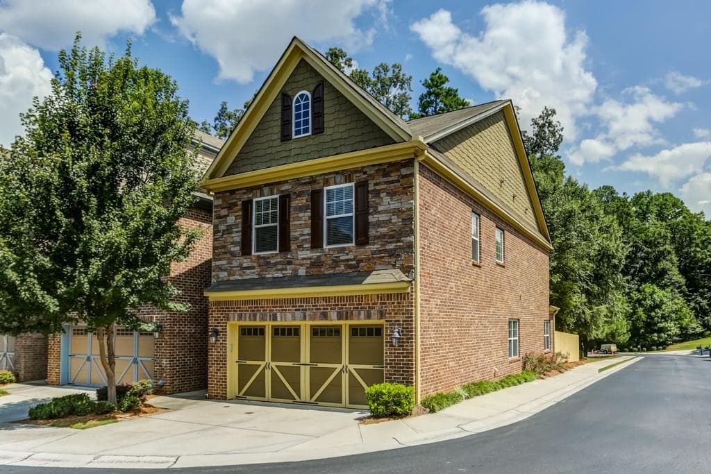 5911 Oxford Chase Circle, Peachtree Corners, GA 30092 — most recent listing photo