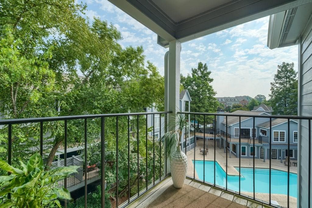 330 Granville Court, Sandy Springs, GA 30328 — most recent listing photo