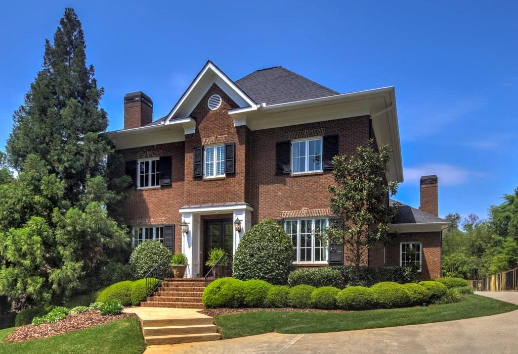 5 bedroom, 6,586 sq ft single family residence sold at 4016 Whittington Drive, Atlanta, GA 30342