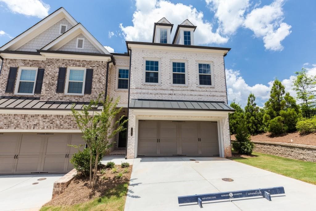 3 bedroom, 2,166 sq ft townhouse sold at 3454 Fenton Drive, Smyrna, GA 30080