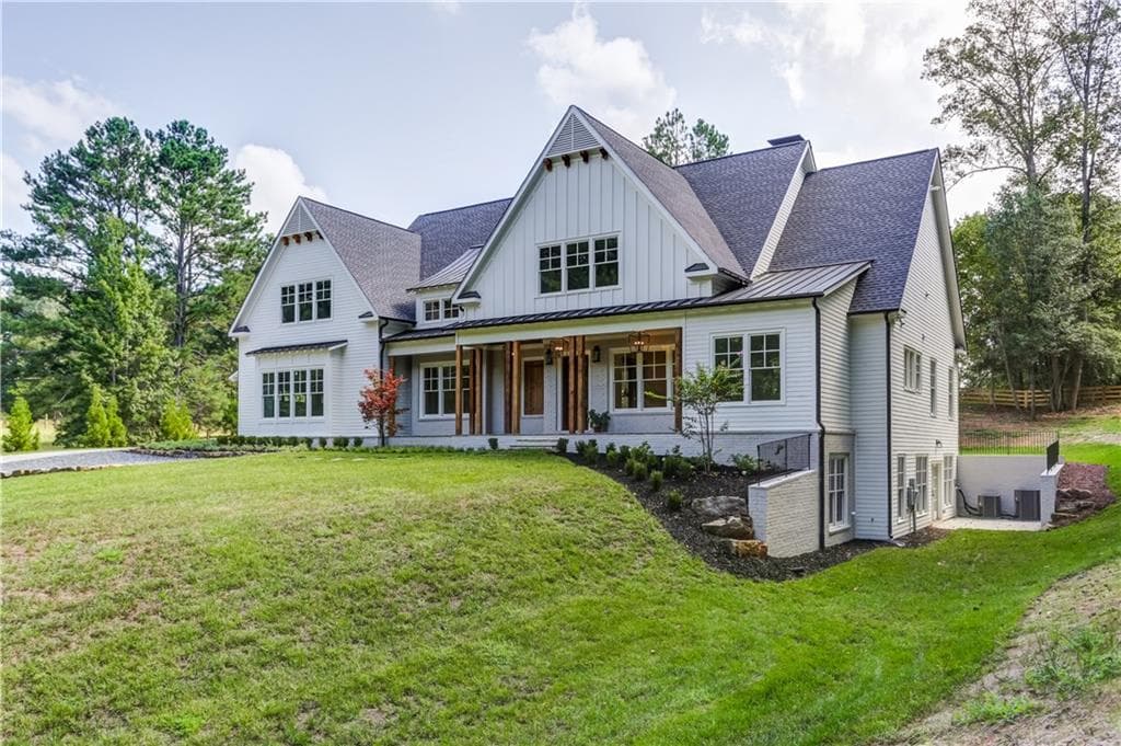 4 bedroom, 4,200 sq ft single family residence sold at 1650 Gantt Road, Alpharetta, GA 30004
