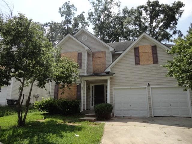 4 bedroom, 2,035 sq ft single family residence sold at 2956 Two Lake Circle, College Park, GA 30349