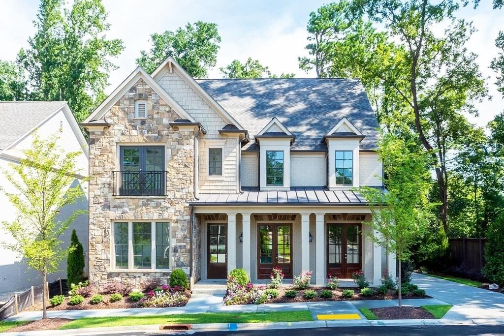5 bedroom, 3,721 sq ft single family residence sold at 210 Chastain Park Drive, Atlanta, GA 30342