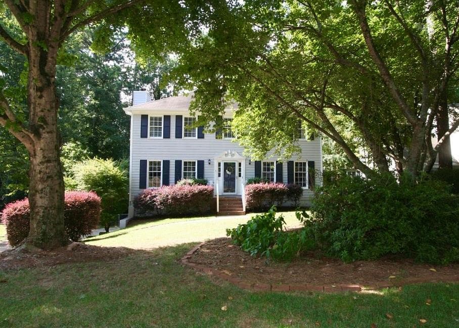 4 bedroom, 2,116 sq ft single family residence sold at 2925 Shurburne Drive, Alpharetta, GA 30022