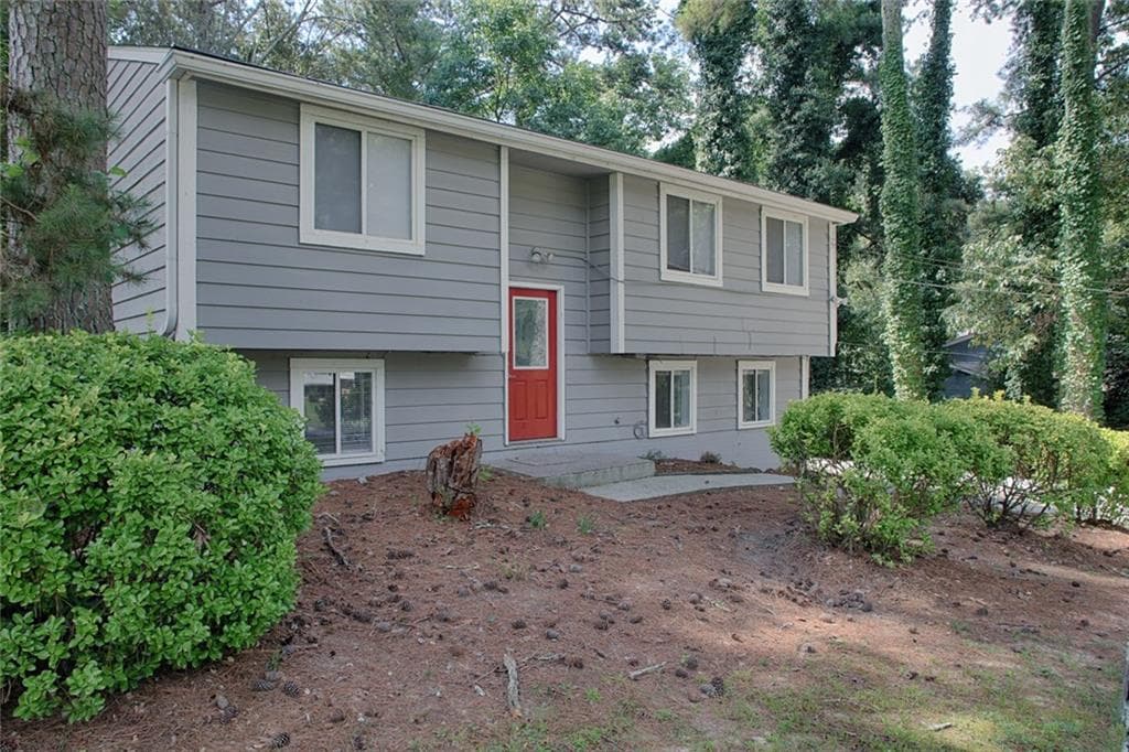 4 bedroom single family residence sold at 3314 Dearwood Drive, Lilburn, GA 30047