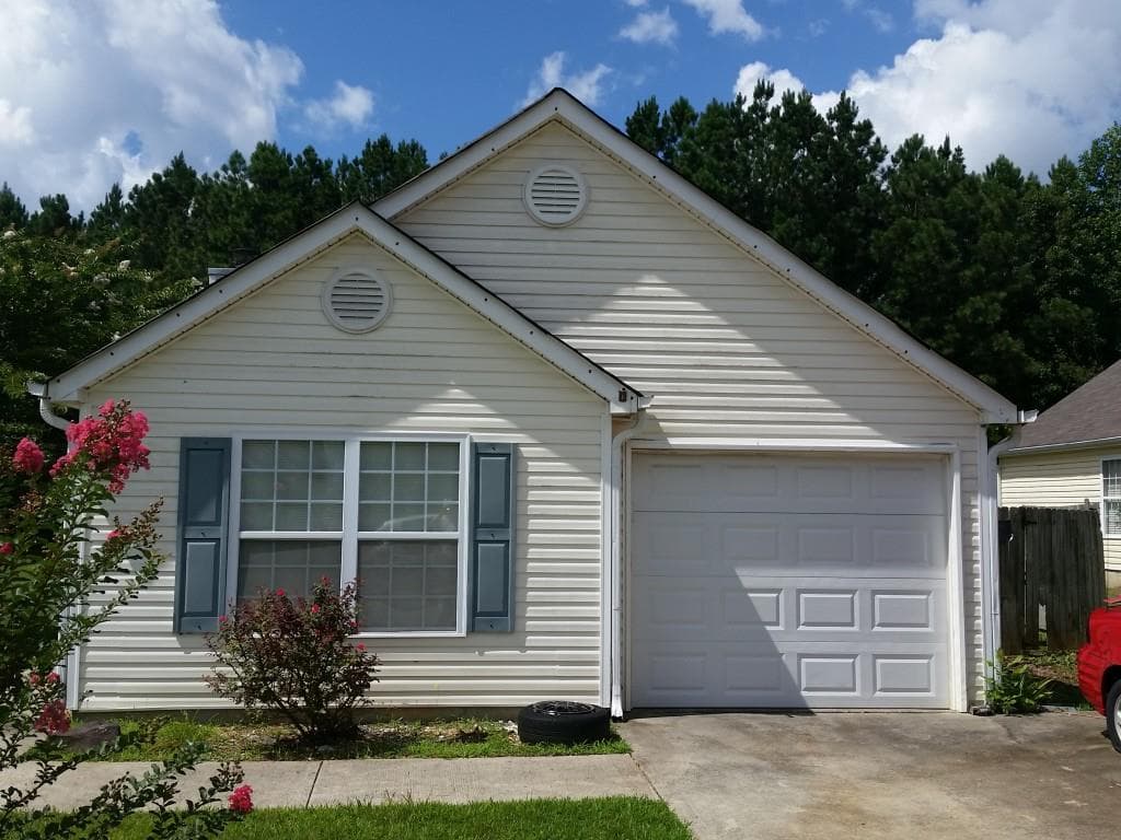 3 bedroom, 1,161 sq ft single family residence sold at 1079 Abington Court, Douglasville, GA 30134