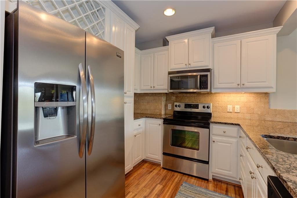 2 bedroom, 1,157 sq ft condominium sold at 2277 Peachtree Road 407, Atlanta, GA 30309