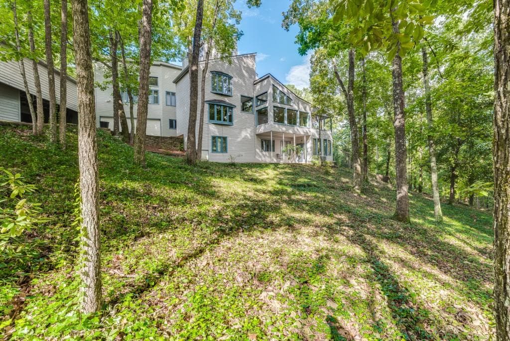 5 bedroom, 5,745 sq ft single family residence sold at 1500 Beaumont Drive, Kennesaw, GA 30152