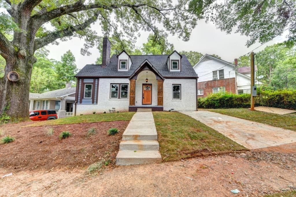 4 bedroom, 2,240 sq ft single family residence sold at 1557 Olympian Circle, Atlanta, GA 30310