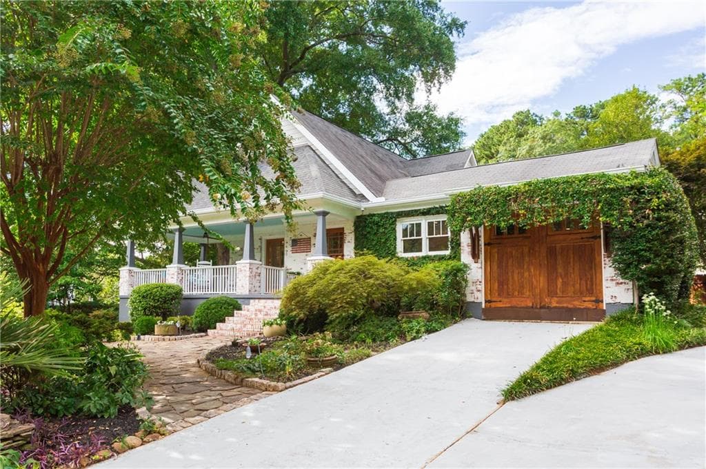3 bedroom, 2,017 sq ft single family residence sold at 430 Woodhaven Drive, Decatur, GA 30030