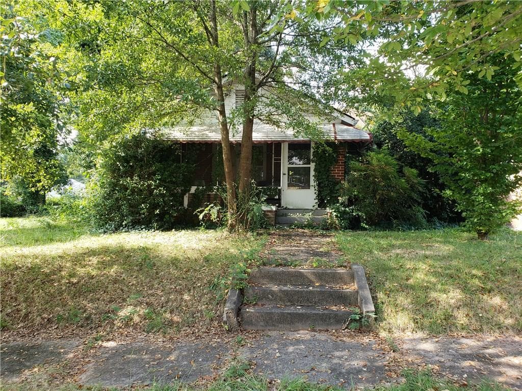 4 bedroom, 2,092 sq ft single family residence sold at 1160 Ewing Place, Atlanta, GA 30310