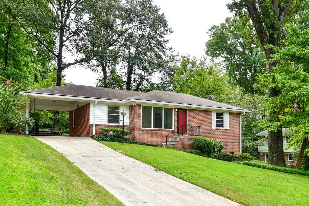3 bedroom, 1,261 sq ft single family residence sold at 1005 Burton Drive, Atlanta, GA 30329