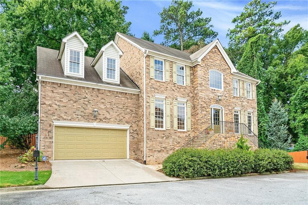 5 bedroom, 4,199 sq ft single family residence sold at 1682 Summit Glen Lane, Atlanta, GA 30329