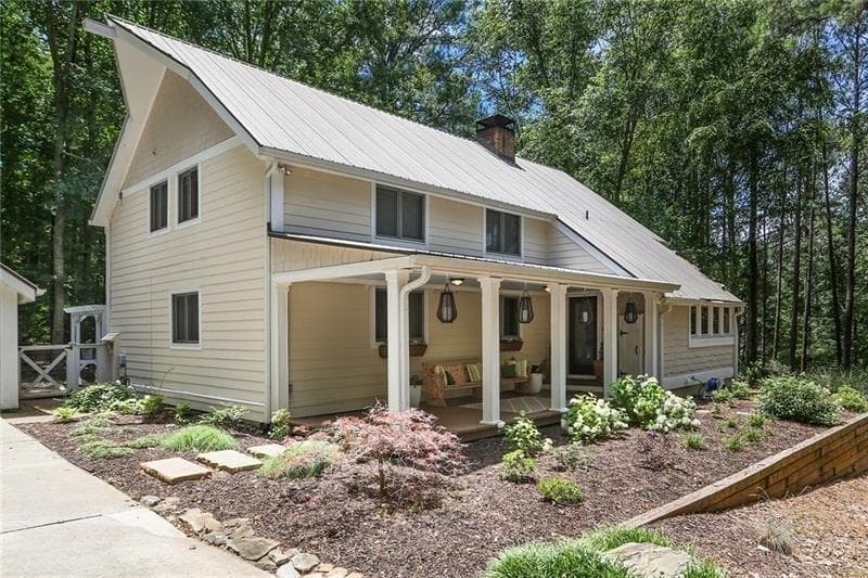 5 bedroom, 4,390 sq ft single family residence sold at 120 Uplands Court, Milton, GA 30004