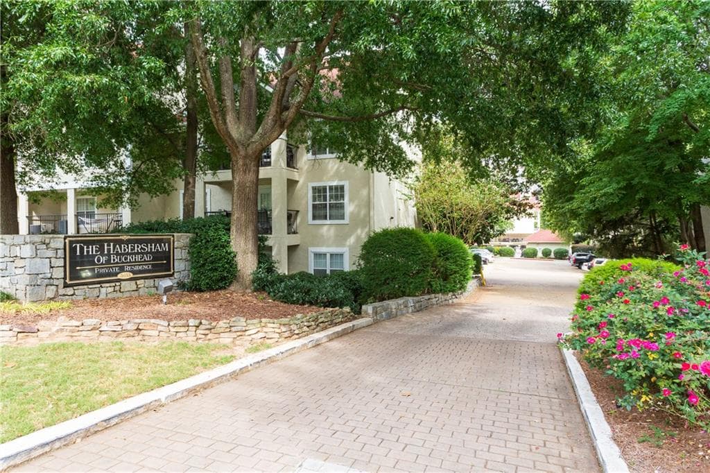 1 bedroom, 696 sq ft condominium sold at 3655 Habersham Road 202A, Atlanta, GA 30305