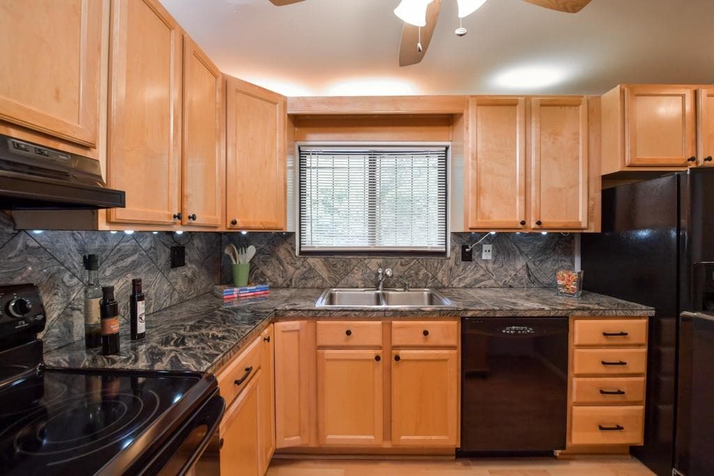 2558 Bradford Square, Atlanta, GA 30345 — most recent listing photo