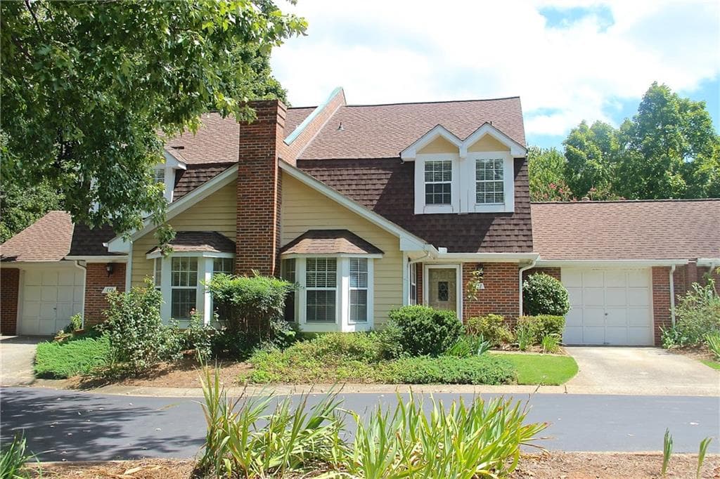 2 bedroom, 1,293 sq ft townhouse sold at 111 Peavine Creek Court, Decatur, GA 30030
