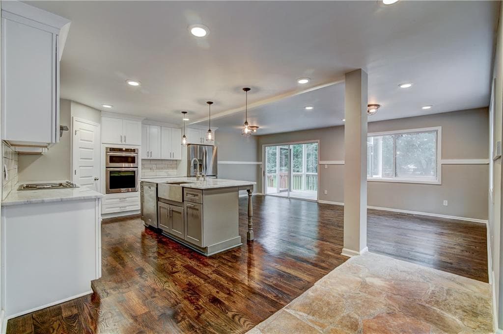 4 bedroom, 2,547 sq ft single family residence sold at 130 Saddle Creek Drive, Roswell, GA 30076