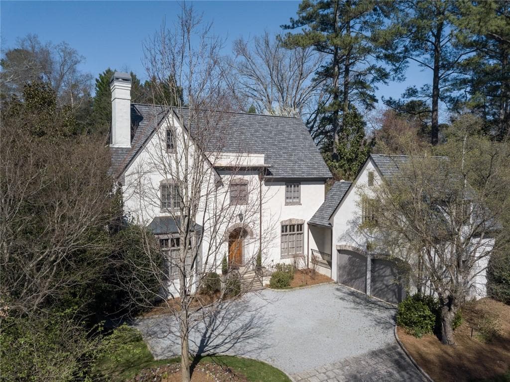 4 bedroom, 5,240 sq ft single family residence sold at 1056 Farm Brook Lane, Atlanta, GA 30319