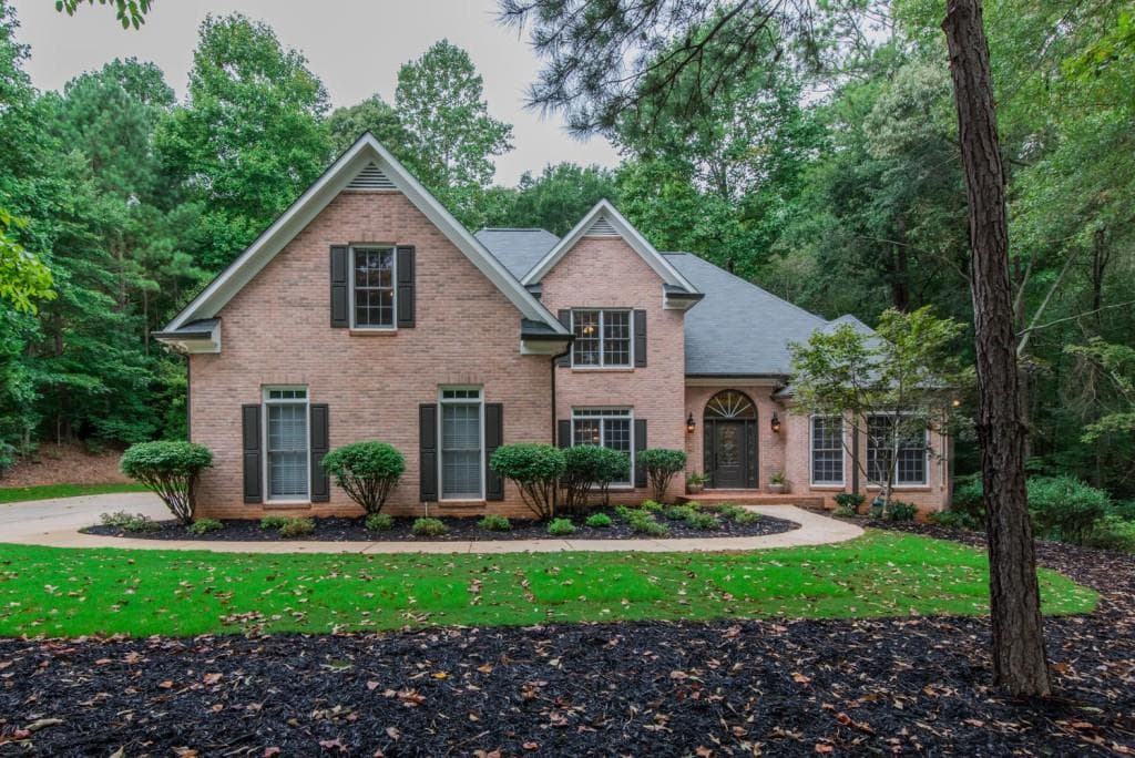5 bedroom, 4,101 sq ft single family residence sold at 2570 Bethany Creek Court, Alpharetta, GA 30004