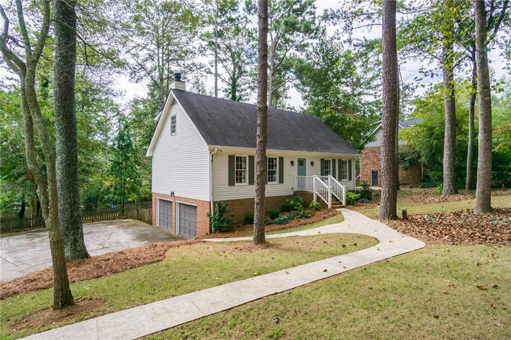 3 bedroom, 2,623 sq ft single family residence sold at 2116 Kinridge Road, Marietta, GA 30062