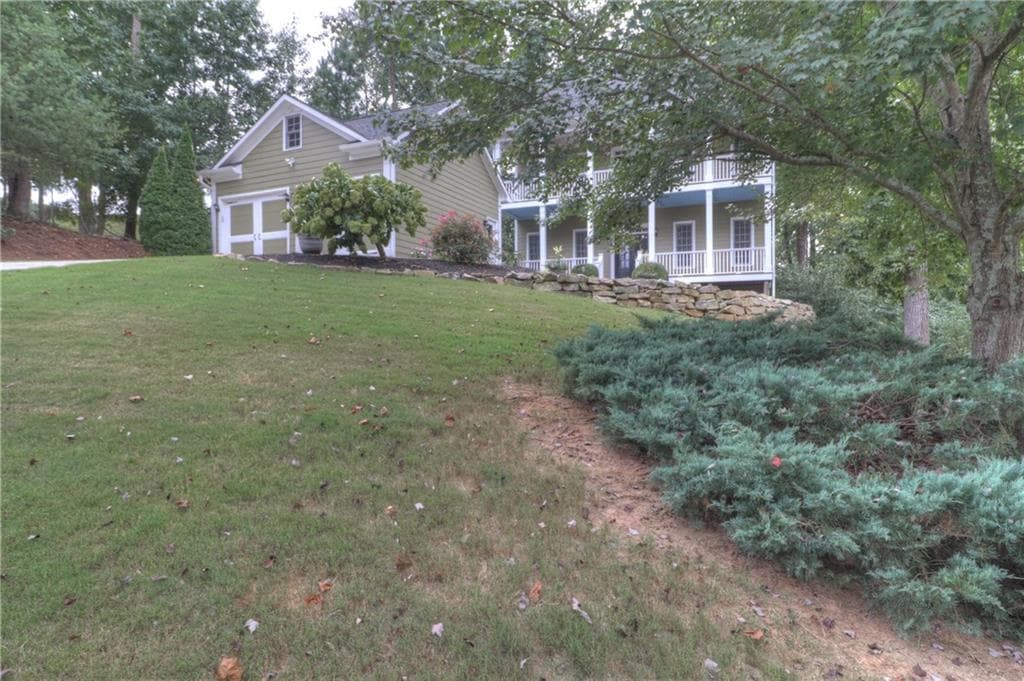6 bedroom, 5,063 sq ft single family residence sold at 6440 Oak Highlands Court, Cumming, GA 30041