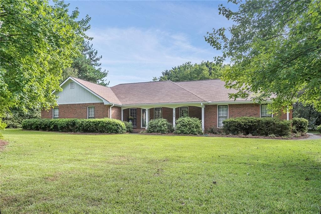 135 Saddle Lake Drive, Roswell, GA 30076 — most recent listing photo
