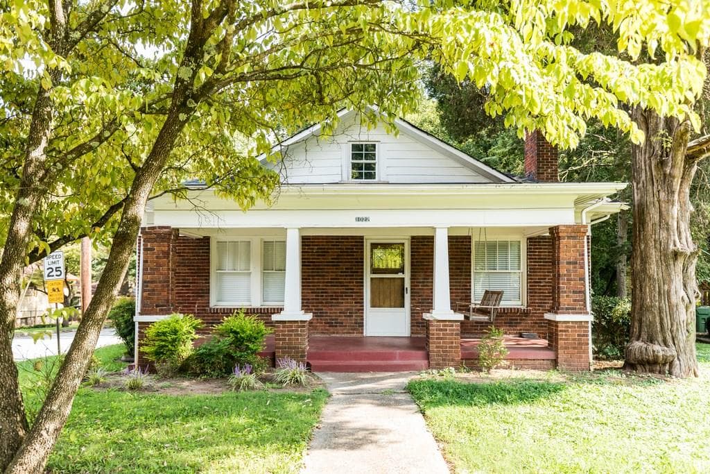 3 bedroom, 2,003 sq ft single family residence sold at 1022 Birch Street, Atlanta, GA 30310