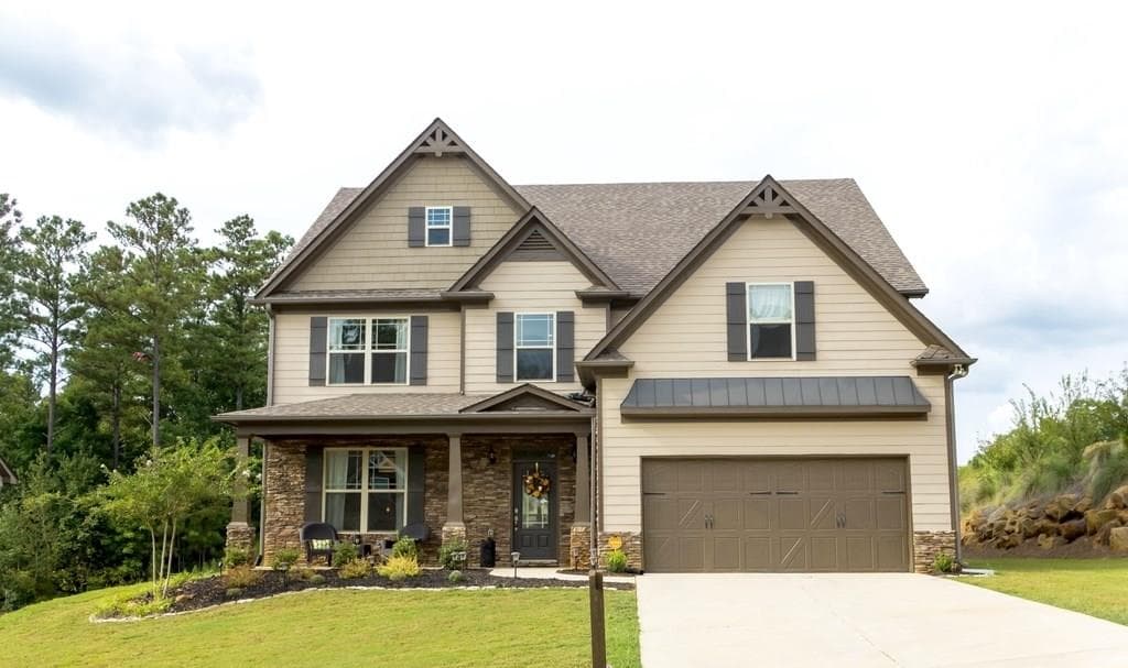 6 bedroom, 3,728 sq ft single family residence sold at 443 Riverwalk Manor Drive, Dallas, GA 30132