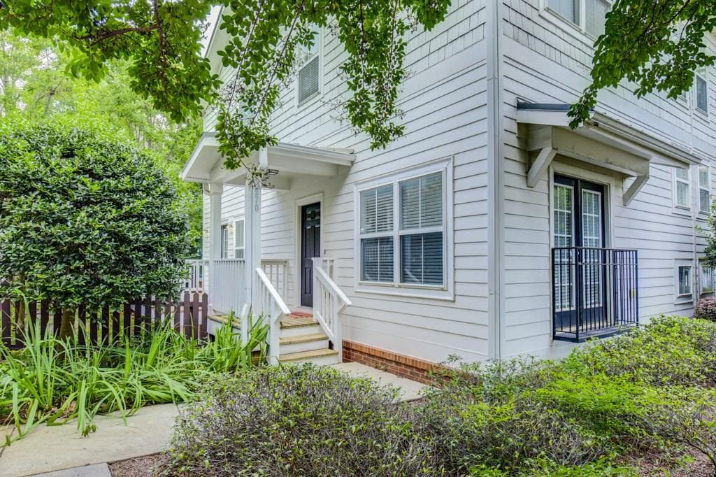 3 bedroom, 1,798 sq ft townhouse sold at 270 Carlyle Park Drive, Atlanta, GA 30307