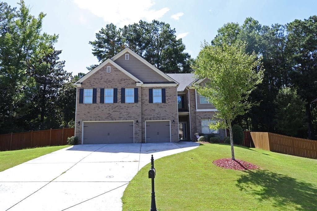 5 bedroom, 3,868 sq ft single family residence sold at 2690 Hartridge Drive, Marietta, GA 30064