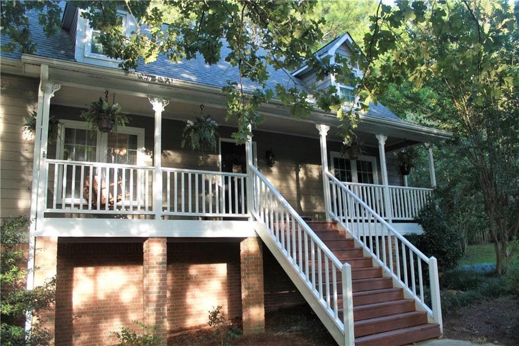 3 bedroom, 1,732 sq ft single family residence sold at 2305 Brandon Acres Drive, Buford, GA 30519