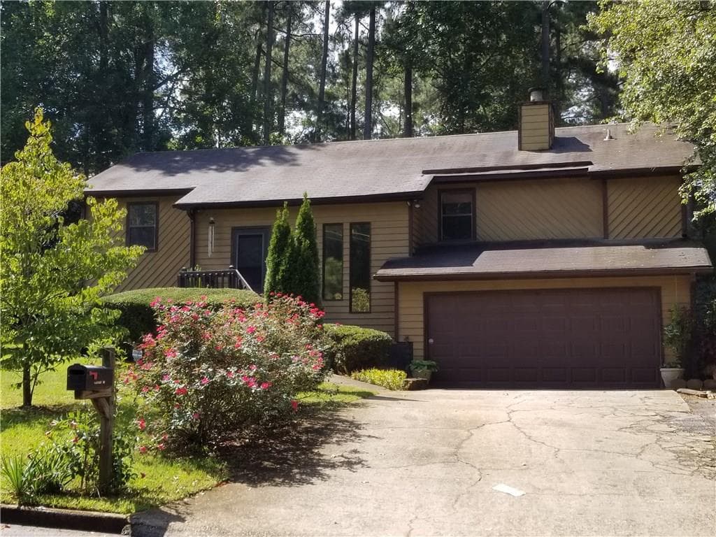 4 bedroom, 2,062 sq ft single family residence sold at 7615 Oakvale Drive, Douglasville, GA 30134