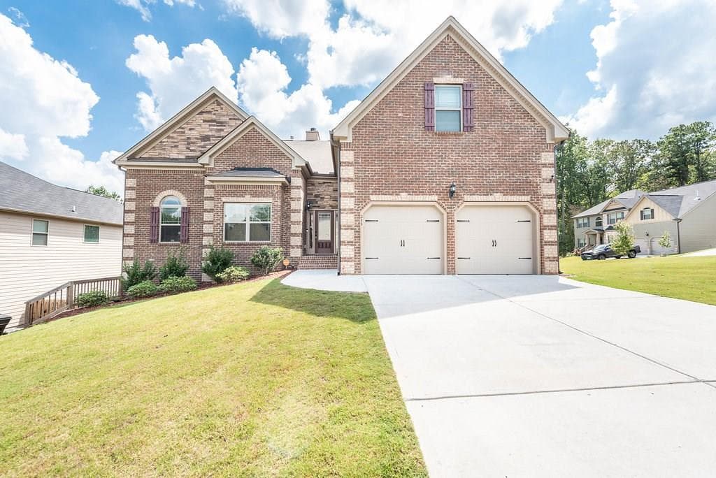 5 bedroom, 4,700 sq ft single family residence sold at 211 Red Fox Drive, Dallas, GA 30157