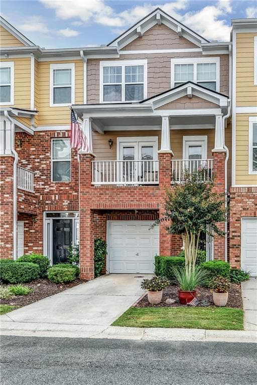 3 bedroom, 1,956 sq ft townhouse sold at 14102 Voyage Trail, Alpharetta, GA 30004