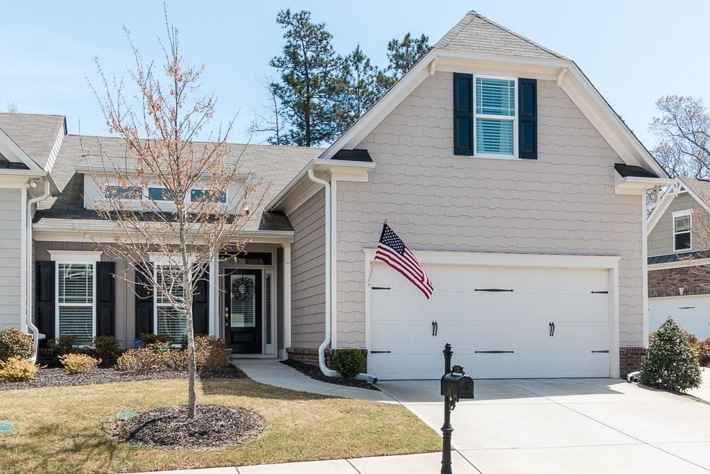 3 bedroom, 1,900 sq ft townhouse sold at 131 Heritage Point, Woodstock, GA 30189