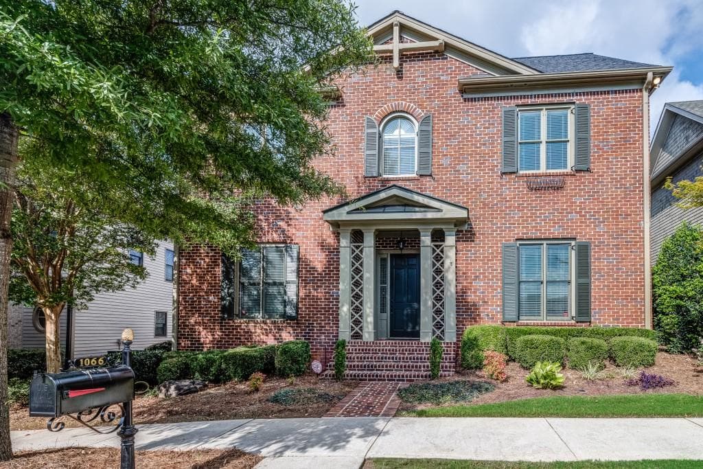 4 bedroom, 3,386 sq ft single family residence sold at 1066 Merrivale Chase, Roswell, GA 30075